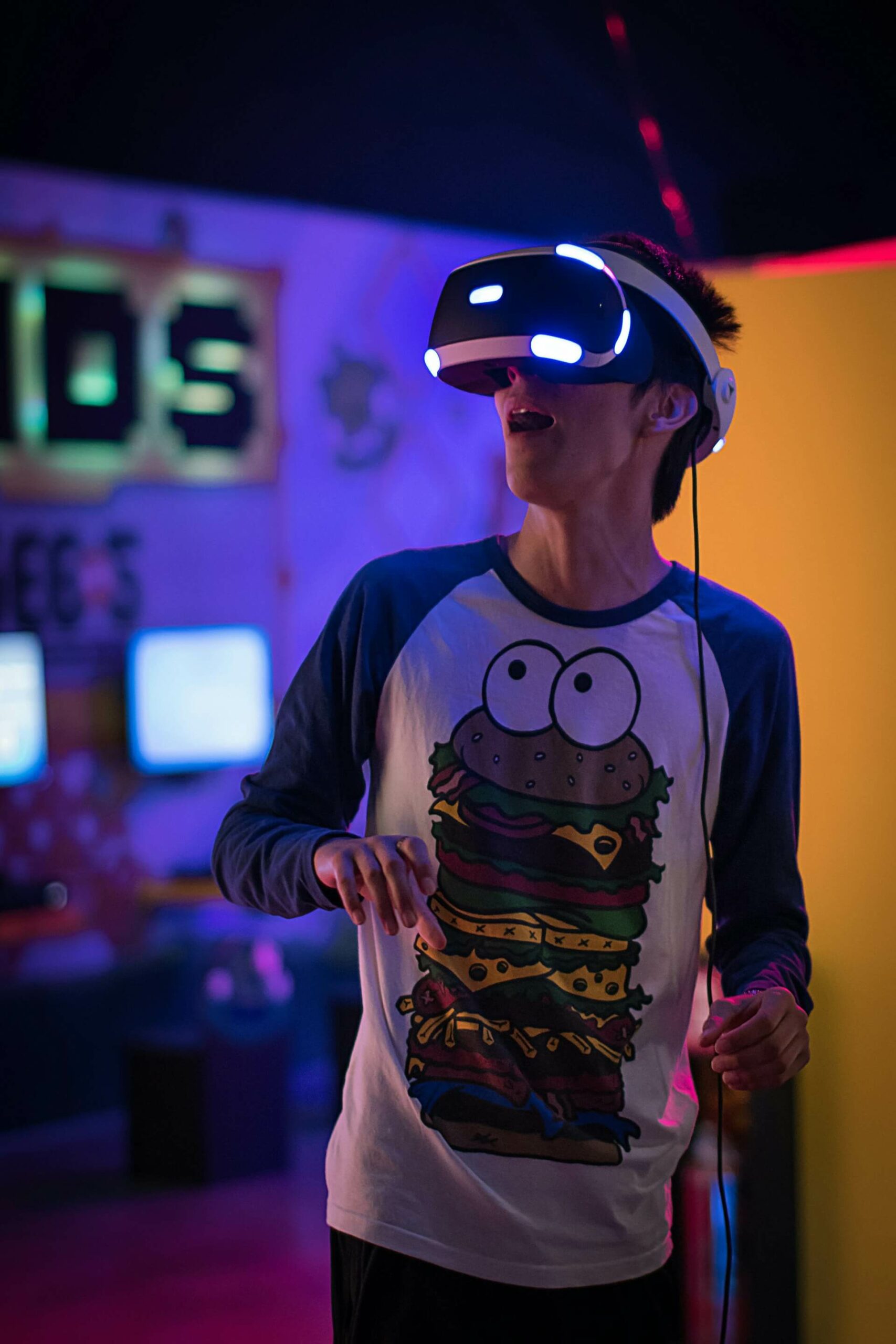 Scopri di più sull'articolo Exploring New Realities: Dive into the virtual world with VR!